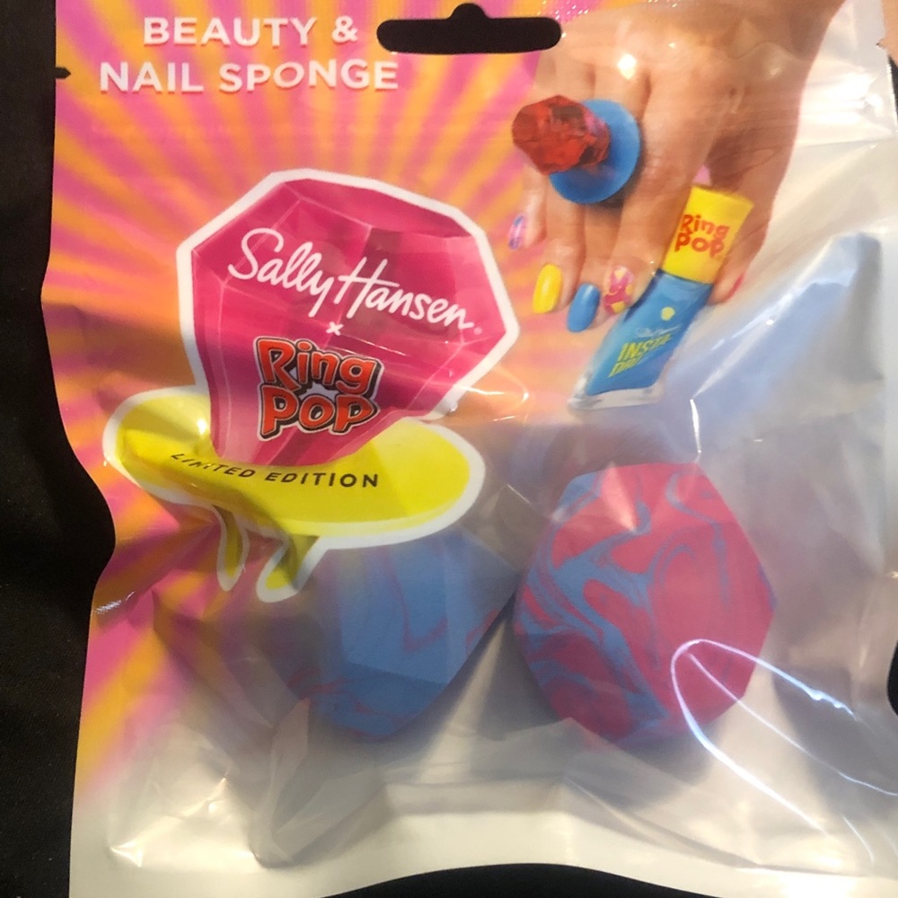 Sally Hansen Ring Pop Limited Edition Makeup Sponges - Pink & Blue
